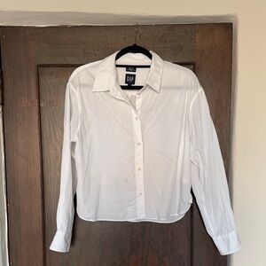 GAP 100% Organic Cotton White Cropped Button Down Shirt